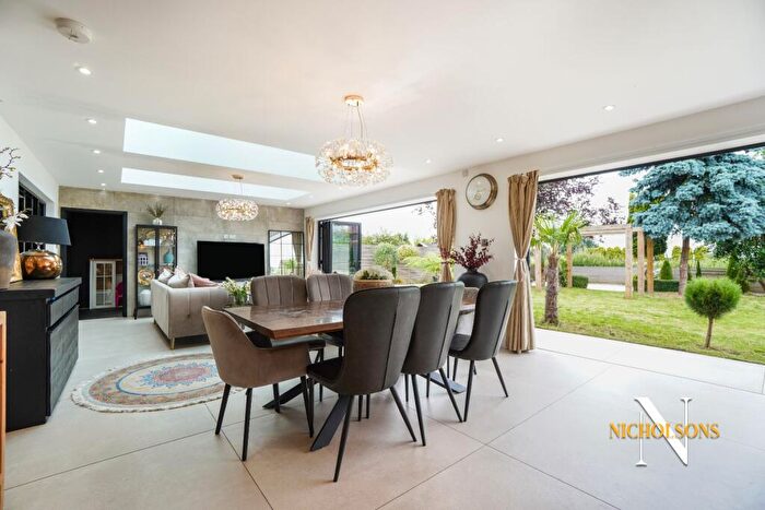 4 Bedroom Detached House For Sale In Park Lane, Retford, Nottinghamshire, DN22