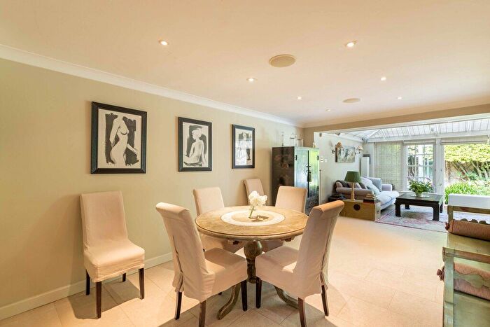 4 Bedroom Property To Rent In Pooles Lane, Chelsea, SW10
