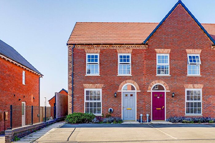 3 Bedroom End Of Terrace House For Sale In Halford Avenue, Nottingham, NG3