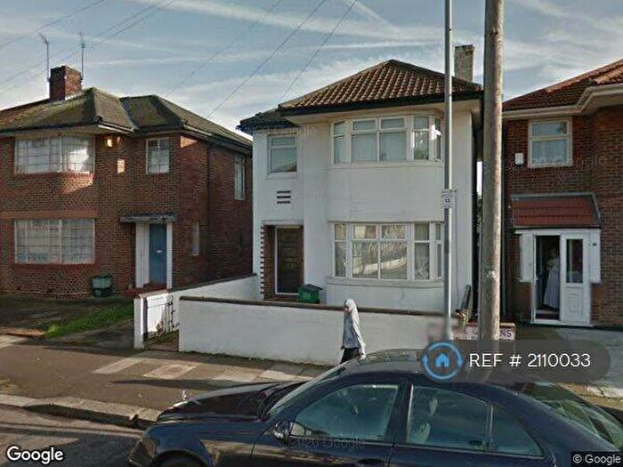 3 Bedroom Detached House To Rent In Forterie Gardens, Ilford, IG3