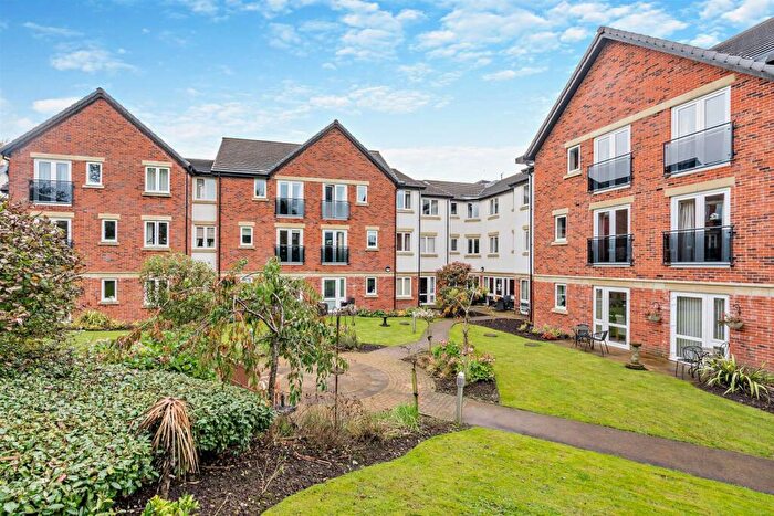 1 Bedroom Apartment For Sale In Valley Court, Longsight Road, Ramsbottom, Bury, BL0