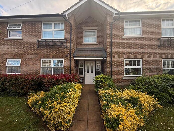 3 Bedroom Flat To Rent In Lancaster Road, Barnet, EN4