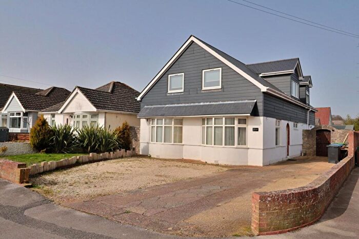 4 Bedroom Detached House For Sale In Hinchliffe Road, Poole, BH15