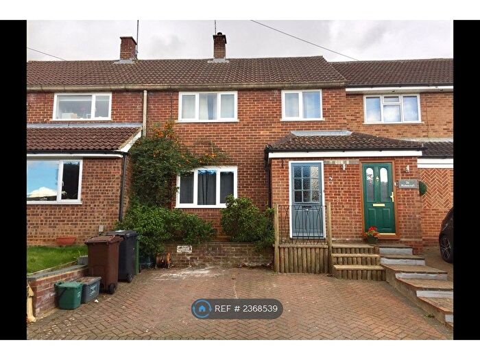 3 Bedroom Terraced House To Rent In Molescroft, Harpenden, AL5