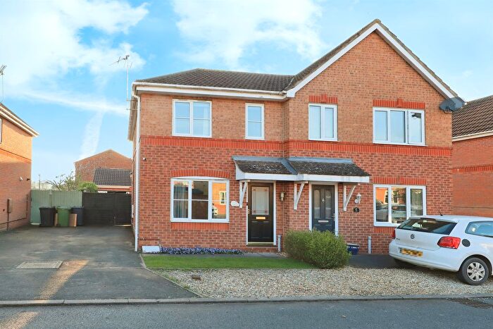 2 Bedroom Semi-Detached House For Sale In Woodhampton Close, Stourport-On-Severn, DY13