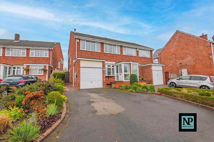 3 Bedroom Semi Detached House For Sale In Tinkers Green Road, Wilnecote, B77