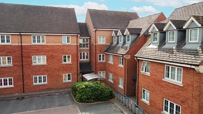 2 Bedroom Flat For Sale In Holland Close, Loughborough, LE11