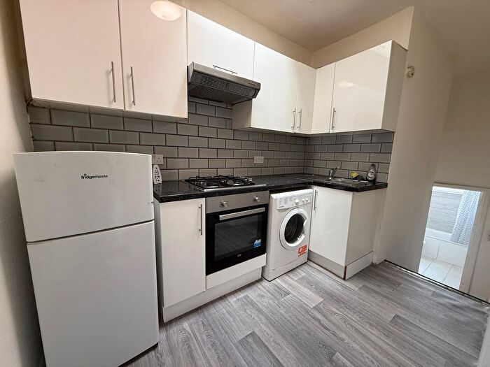 2 Bedroom Flat To Rent In Messina Avenue, Kilburn, NW6