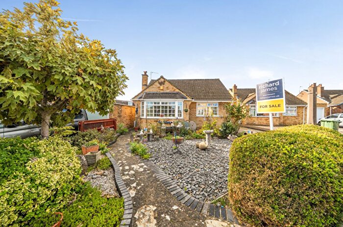 2 Bedroom Detached Bungalow For Sale In Kingsley Way, Queensfield, Swindon, SN2