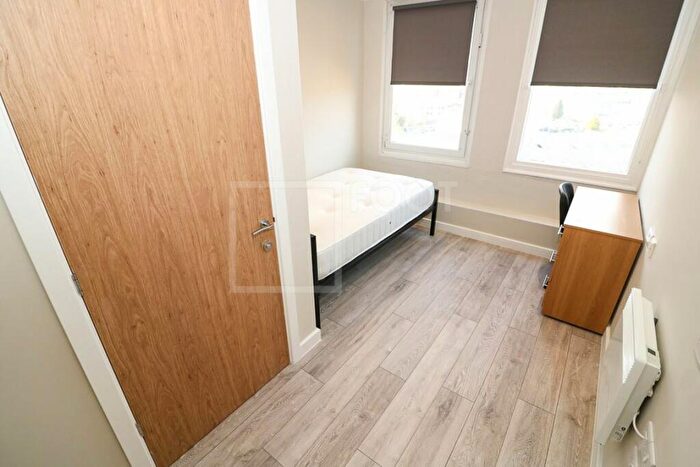 1 Bedroom Flat To Rent In Colonnade House, Sunbridge Road, Bradford, BD1