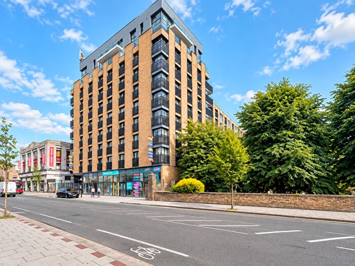 2 Bedroom Flat To Rent In Charter House, High Road, Ilford, IG1
