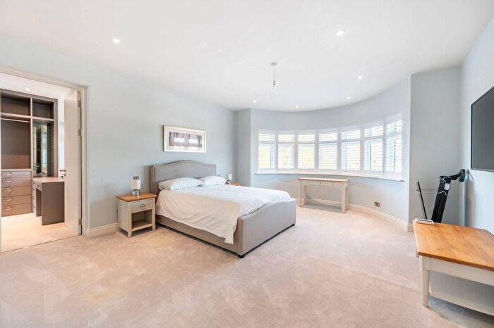 5 Bedroom Detached House For Sale In Rowdon Avenue, Willesden, London, NW10