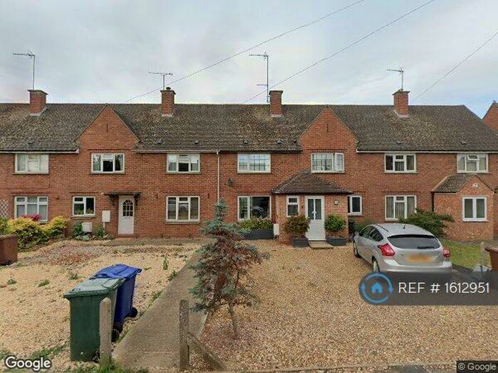 3 Bedroom Terraced House To Rent In Kemps Road, Banbury, OX17