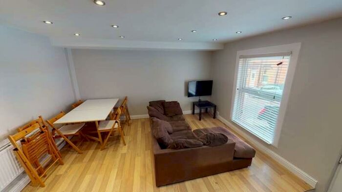 4 Bedroom Terraced House To Rent In Quarry Place, Woodhouse, Leeds, LS6