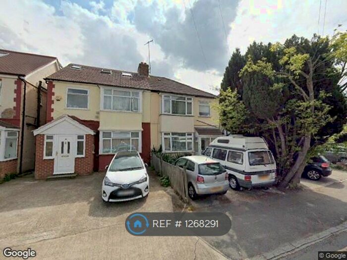 5 Bedroom Semi-Detached House To Rent In Bulstrode Road, Hounslow TW3