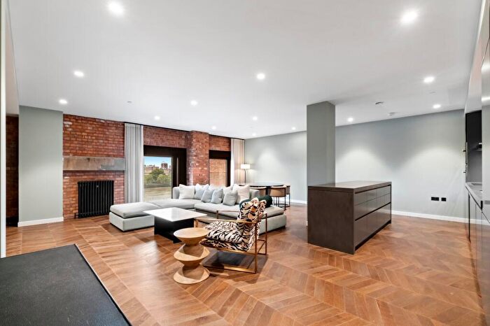 3 Bedroom Flat To Rent In Switch House West, Battersea Power Station, SW11