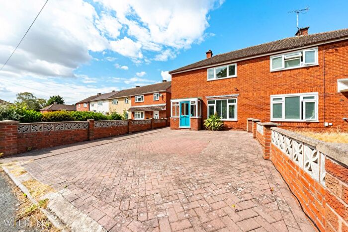 2 Bedroom Semi Detached House To Rent In Hawthorne Avenue, Tamworth, Staffordshire, B79