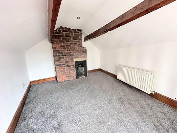 2 Bedroom End Of Terrace House To Rent In Trooper Lane, Halifax, HX3