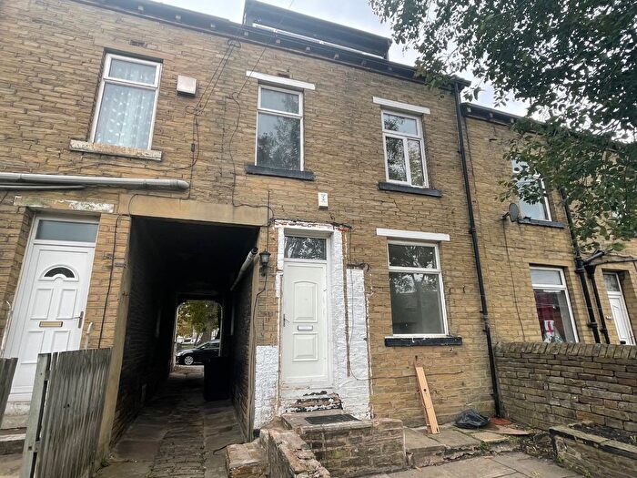 3 Bedroom Terraced House To Rent In West Park Road, Bradford, West Yorkshire, BD8
