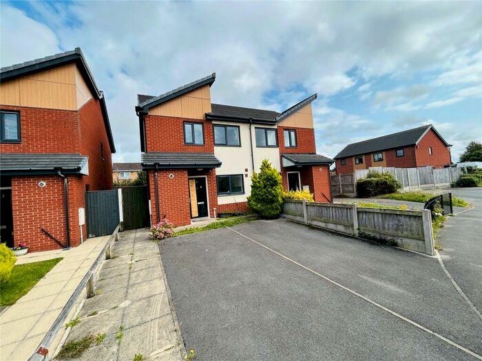2 Bedroom Semi-Detached House For Sale In Park Side Drive, Blackpool, Lancashire, FY3