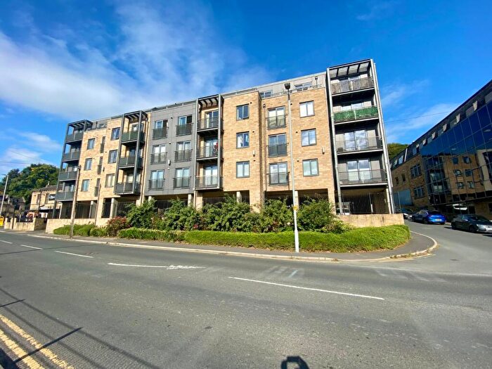 2 Bedroom Flat For Sale In Albert Street, Baildon, Shipley, BD17