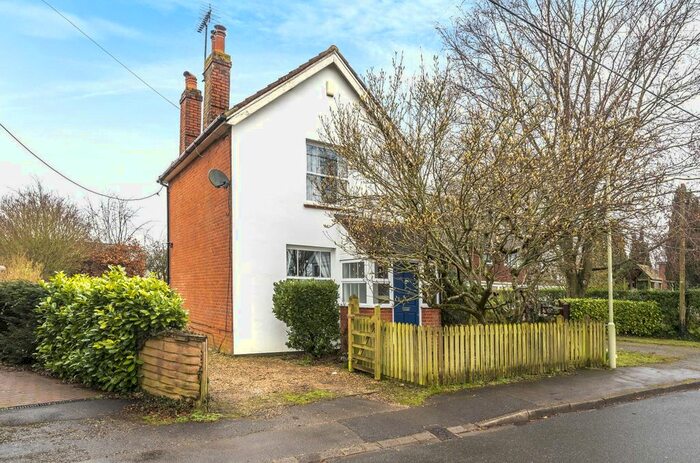 3 Bedroom Detached House To Rent In South Road, Alresford, Hampshire SO24
