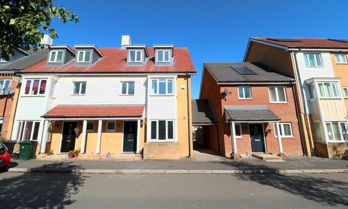 4 Bedroom End Of Terrace House To Rent In Sir Henry Brackenbury Road, Ashford, TN23