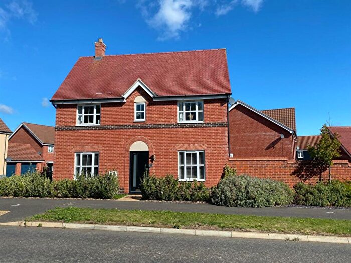 3 Bedroom Semi-Detached House For Sale In Brooke Way, Stowmarket, IP14