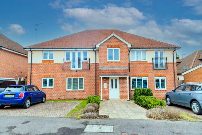 2 Bedroom Flat To Rent In Sherrard Way, Mytchett, Camberley, Surrey, GU16