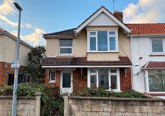 3 Bedroom End Of Terrace House For Sale In Westmorland Road, Swindon, Wiltshire, SN1