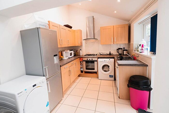 5 Bedroom House To Rent In Richmond Road, Manchester, M14