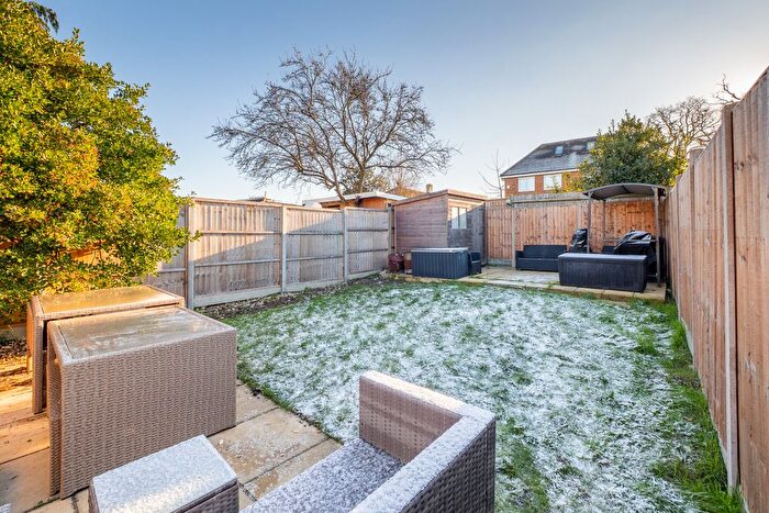 2 Bedroom Maisonette For Sale In St. Albans Road, Cheam, Sutton, SM1