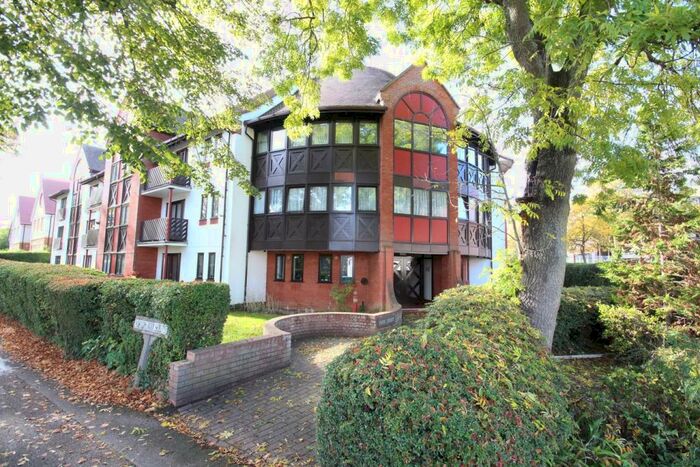 2 Bedroom Flat To Rent In Norton Way South, Letchworth Garden City, SG6