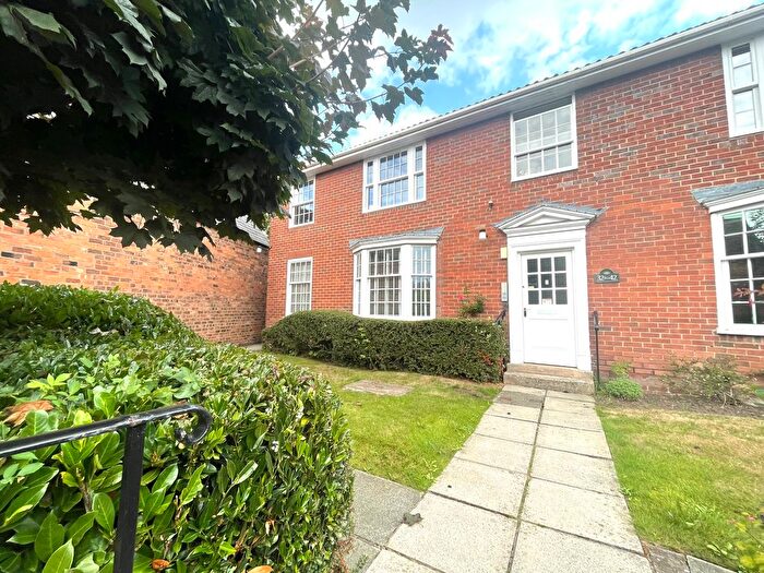 2 Bedroom Flat To Rent In Browns Lane, Handbridge, Chester, CH4