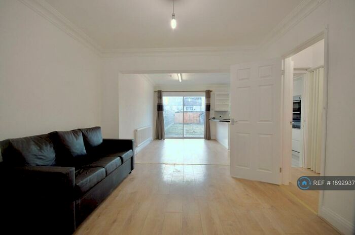 4 Bedroom Semi-Detached House To Rent In Holyrood Avenue, Harrow, HA2