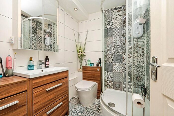 1 Bedroom Flat For Sale In Glendinning Avenue, Weymouth, DT4