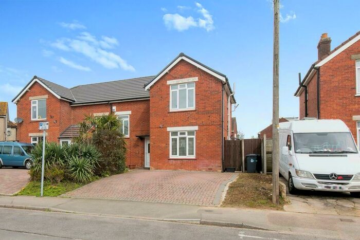 3 Bedroom House To Rent In Oconnell Road, Eastleigh, SO50