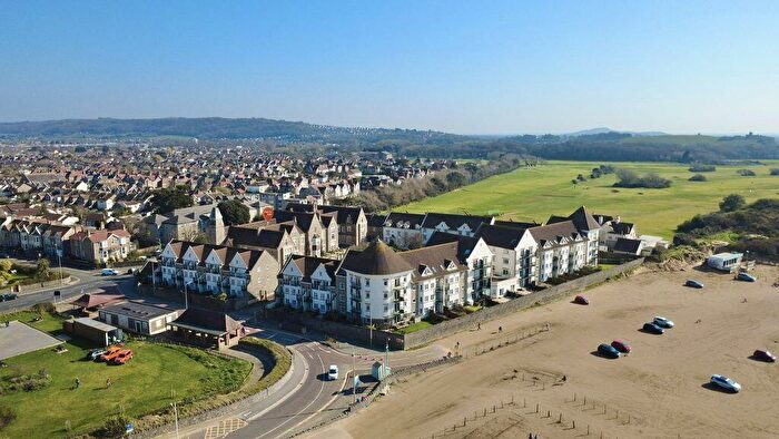 2 Bedroom Flat For Sale In Royal Court, Royal Sands, Weston-Super-Mare - Fabulous Coastal Setting, BS23