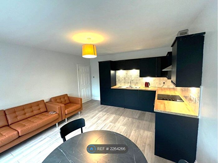 3 Bedroom Flat To Rent In Cowley Hill, Borehamwood, WD6