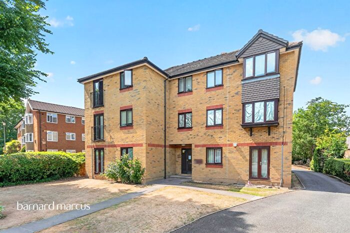 1 Bedroom Flat For Sale In The Avenue, Worcester Park, KT4