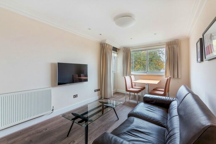 2 Bedroom Flat To Rent In Notting Hill Gate, Gate Hill Court, W11