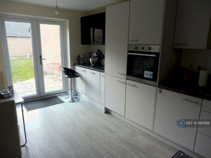 5 Bedroom Detached House To Rent In Firecrest, Hampton Vale, Peterborough, PE7