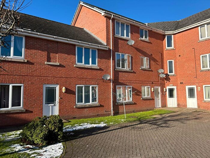 2 Bedroom Flat For Sale In Highfield Road, Dudley, DY2