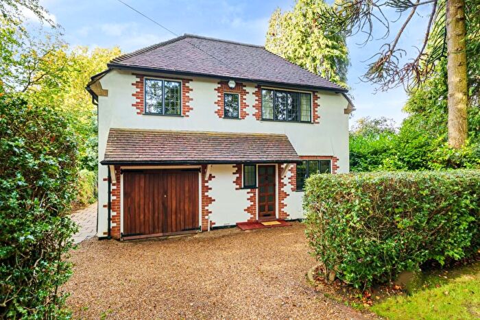 4 Bedroom Detached House To Rent In Cavendish Road St George's Hill, KT13