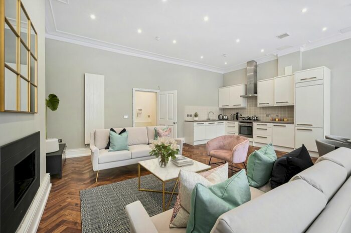 2 Bedroom Flat To Rent In New Bond Street, London, W1S