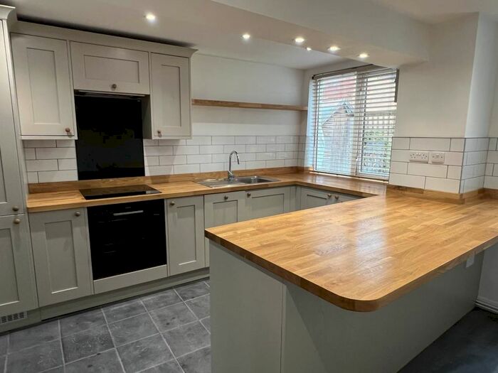 2 Bedroom Property To Rent In Clyst Honiton, Exeter, EX5