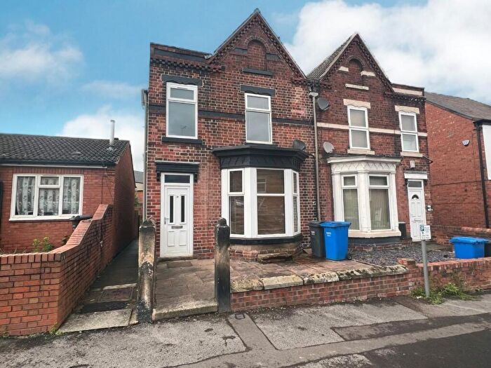 3 Bedroom Semi-Detached House To Rent In Wharf Lane, Stonegravels, Chesterfield, S41