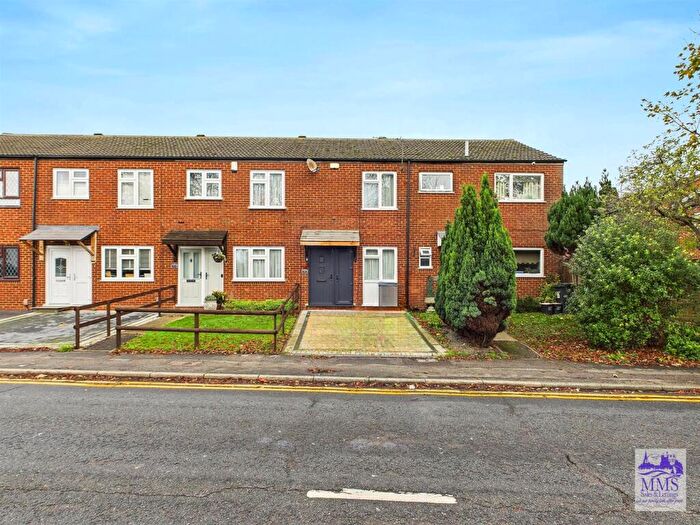 2 Bedroom Terraced House For Sale In Ruffets Wood, Gravesend, DA12