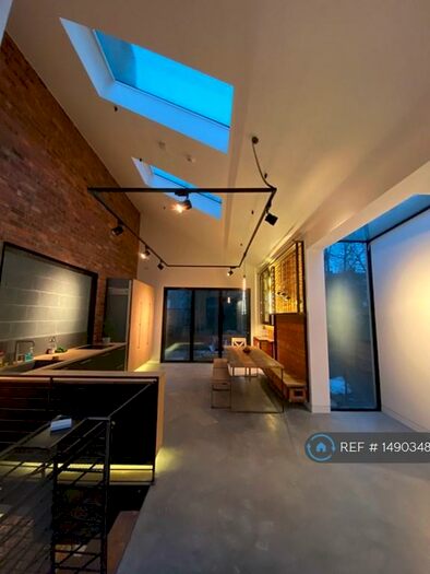 3 Bedroom End Of Terrace House To Rent In Wolsey Road, London, N1