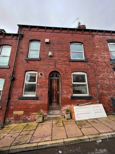 2 Bedroom Terraced House To Rent In Woodview Grove, Holbeck, Leeds, LS11